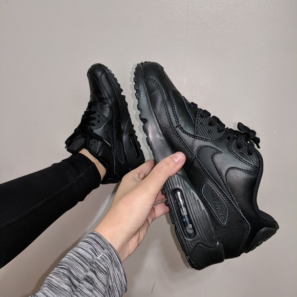 Nike Shoes - NWOT NIKE AIR MAX 90s